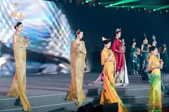 【上饶本地】【演艺团队】专业礼仪庆典服务提供演绎资源模特礼仪魔术小丑杂技舞蹈种类齐全承接婚礼年会商演庆典商业专业主持产品展示走秀模特川剧